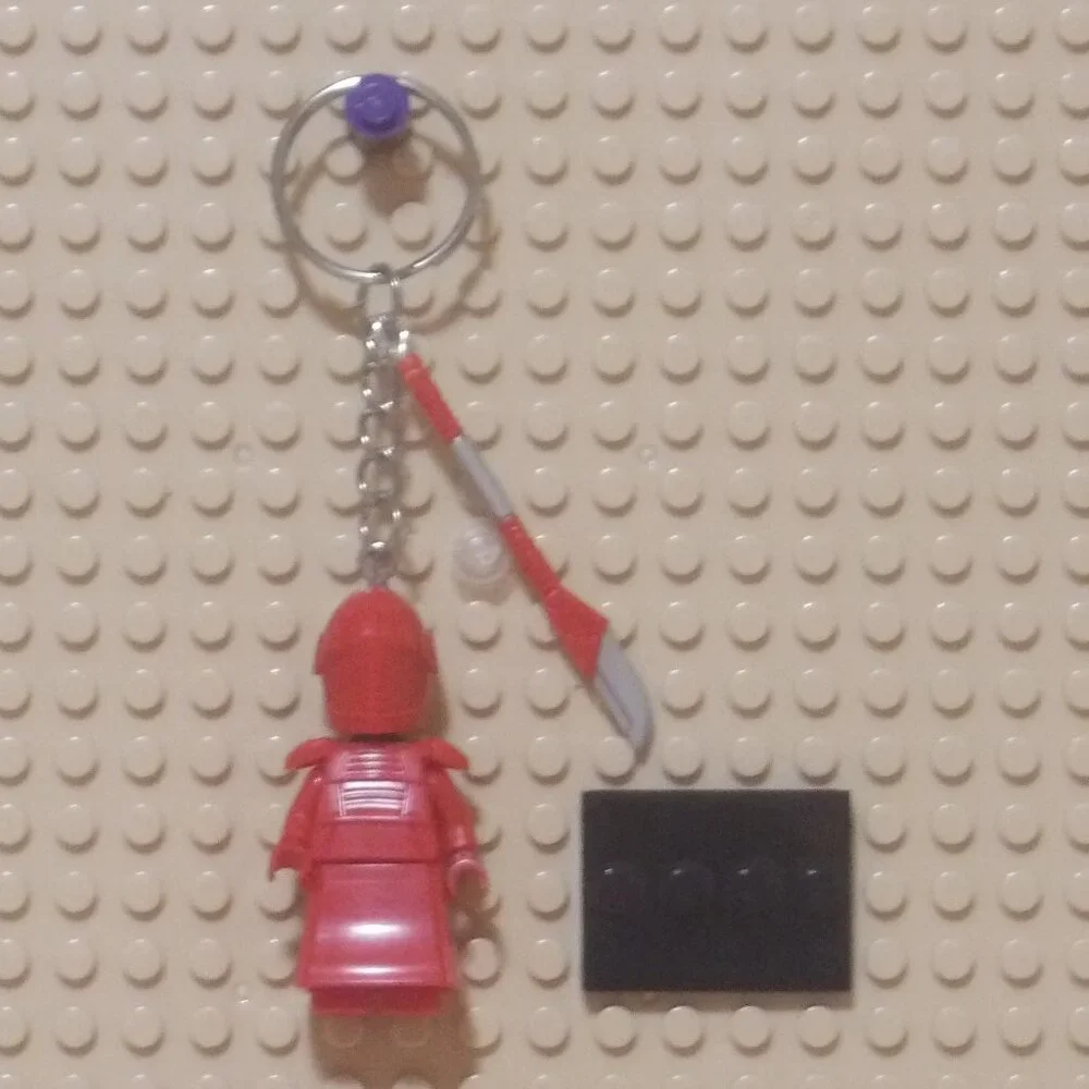 MINIFIGURE KEYCHAIN Star Wars- Clone Trooper Stormtrooper w/Blaster Charm +Stand
